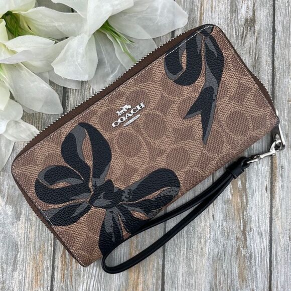 Coach Long Zip Around Wallet In Signature Canvas With Bow Print Bag Purse - Picture 1 of 6
